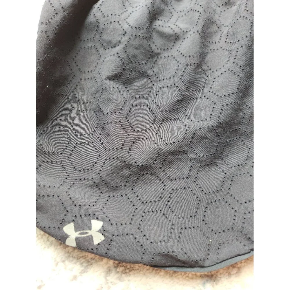 Under‎ Armour Women's Size Medium Semi-Fitted Hexagon Cutout Athletic Shorts